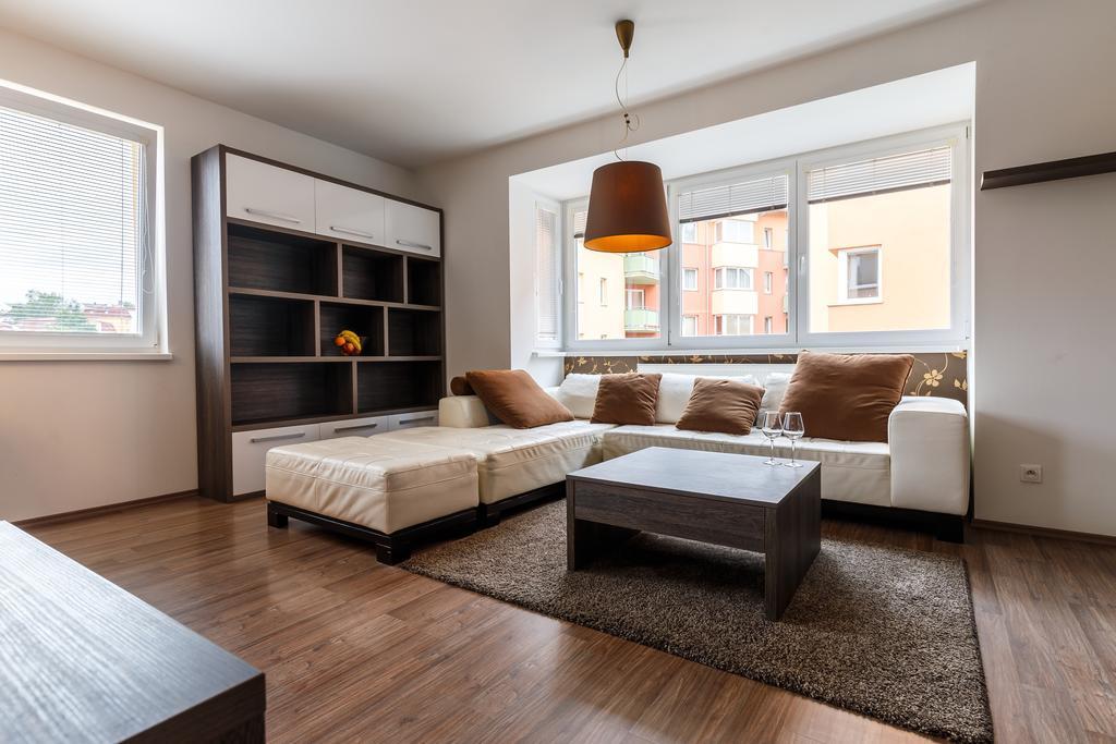 Modern Apartment With 2 Bedrooms Karlovy Vary Bagian luar foto